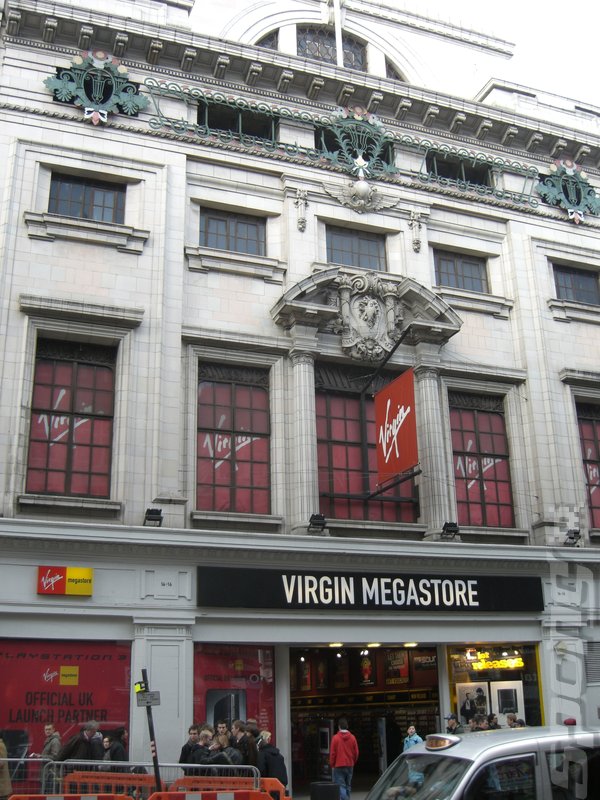 Virgin MegaStore's PS3 Pre-Launch: First Pics  News image