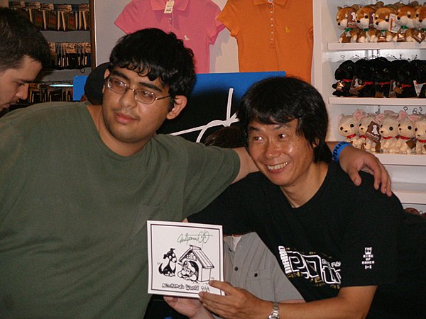 Miyamoto draws out strangest New York Nintendo fans – Full picture exposé Editorial image